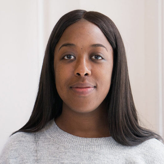 What This Innovative Vitamin C Powder’s Brightening Effects Look Like on Two Different Skin Tones