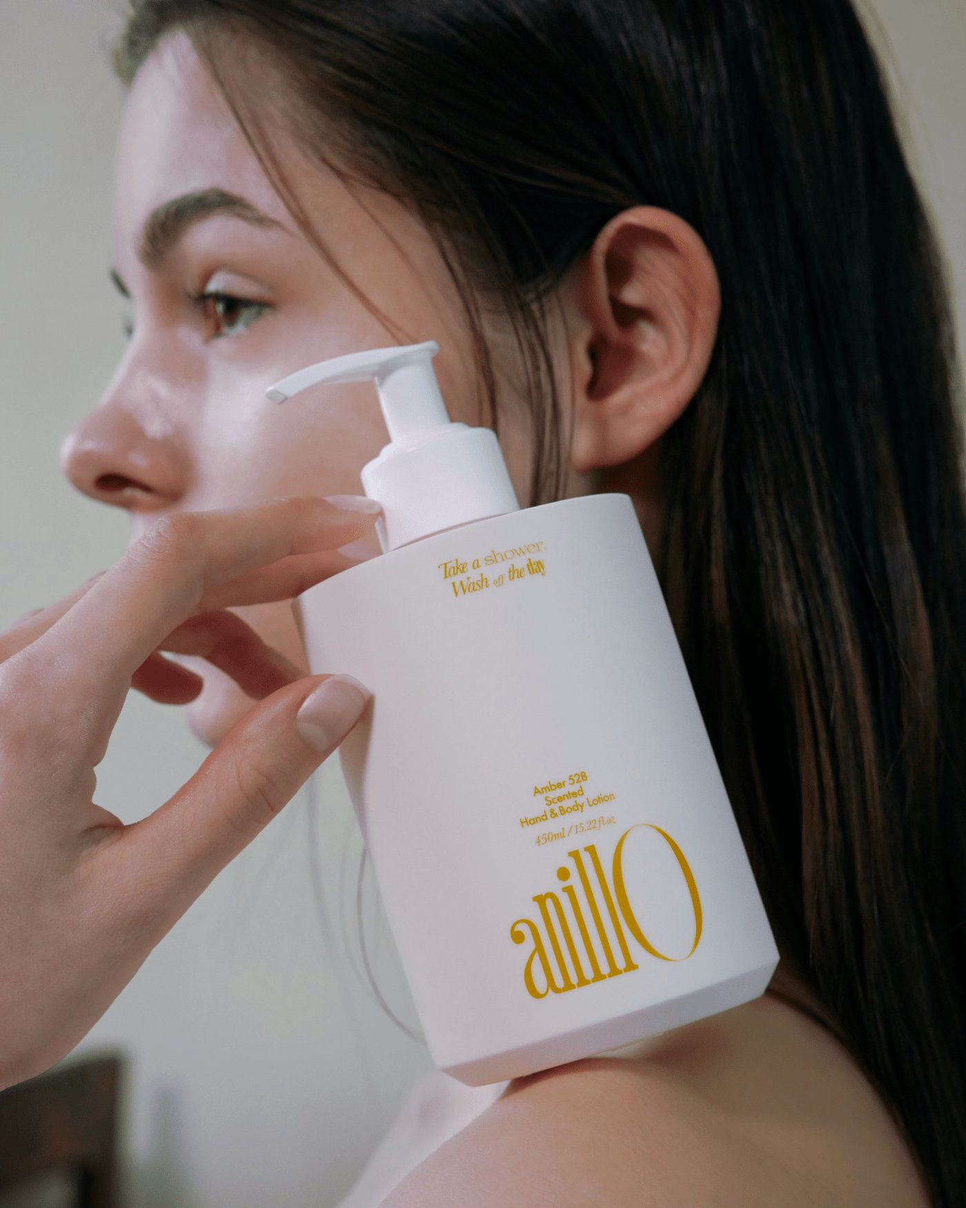 Amber 528 Scented Hand & Body Lotion Body Anillo 