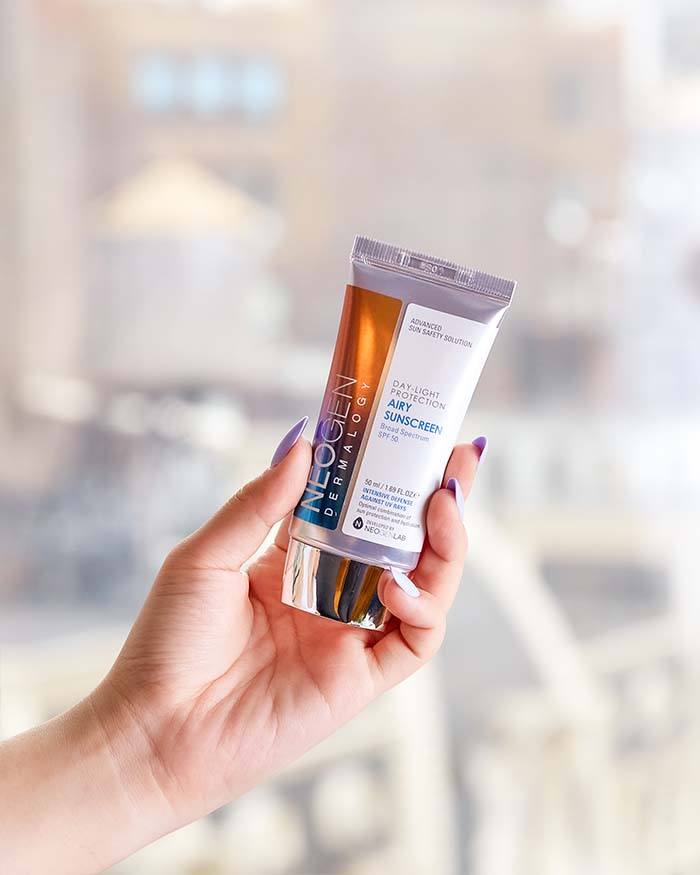 Smadre Gym fejre Day-Light Protection Airy Sunscreen | Soko Glam